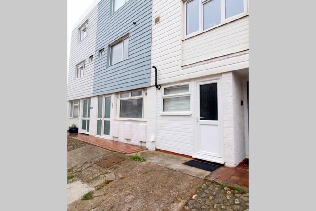 Pebbles Apartment By Air Premier Seaford Dış mekan fotoğraf